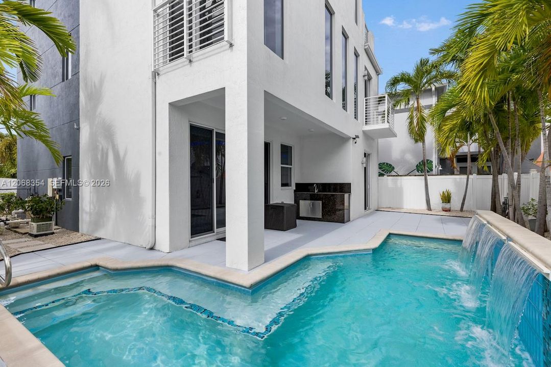 For Sale: $1,459,999 (3 beds, 3 baths, 2278 Square Feet)