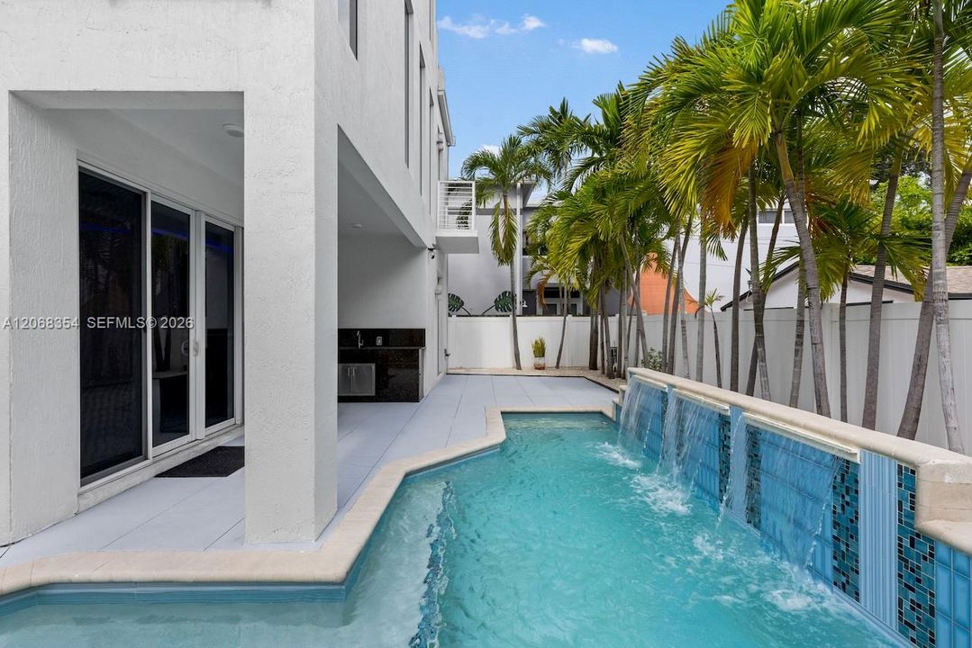 For Sale: $1,459,999 (3 beds, 3 baths, 2278 Square Feet)