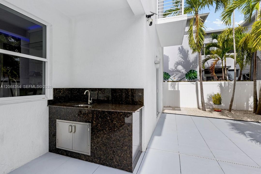 For Sale: $1,459,999 (3 beds, 3 baths, 2278 Square Feet)