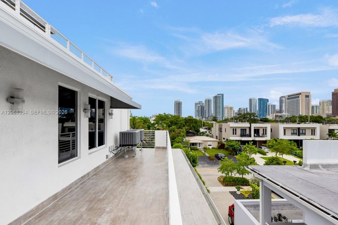For Sale: $1,459,999 (3 beds, 3 baths, 2278 Square Feet)