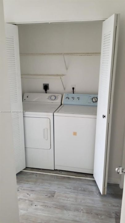 For Sale: $237,000 (2 beds, 2 baths, 1105 Square Feet)
