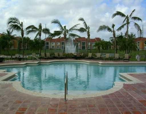 For Sale: $237,000 (2 beds, 2 baths, 1105 Square Feet)