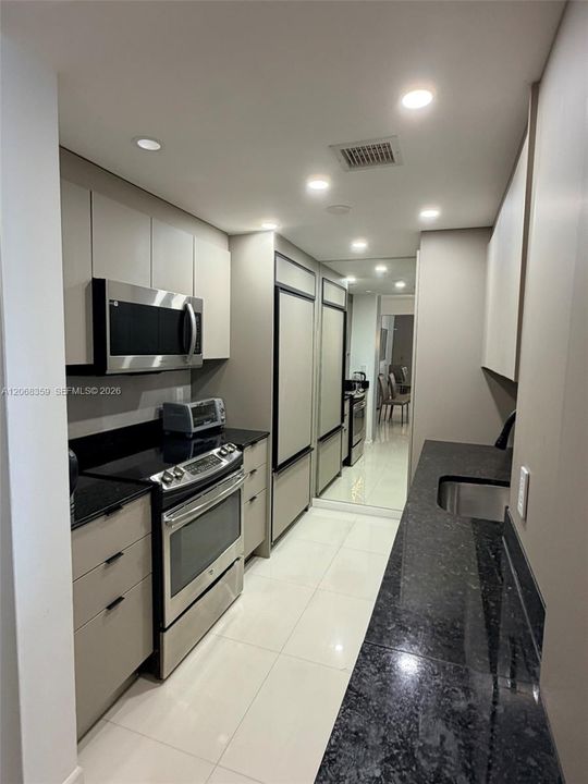 В аренду: $6,250 (2 спален, 2 ванн, 1056 Квадратных фут)