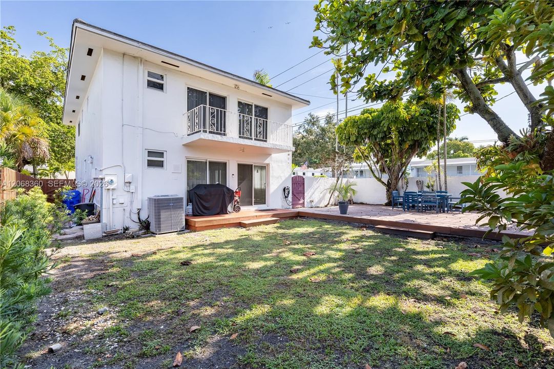 For Sale: $1,260,300 (3 beds, 2 baths, 1998 Square Feet)