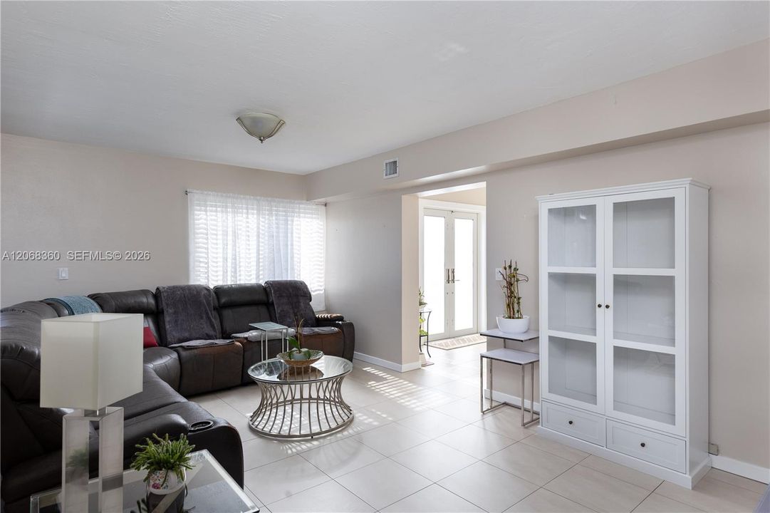 For Sale: $1,260,300 (3 beds, 2 baths, 1998 Square Feet)