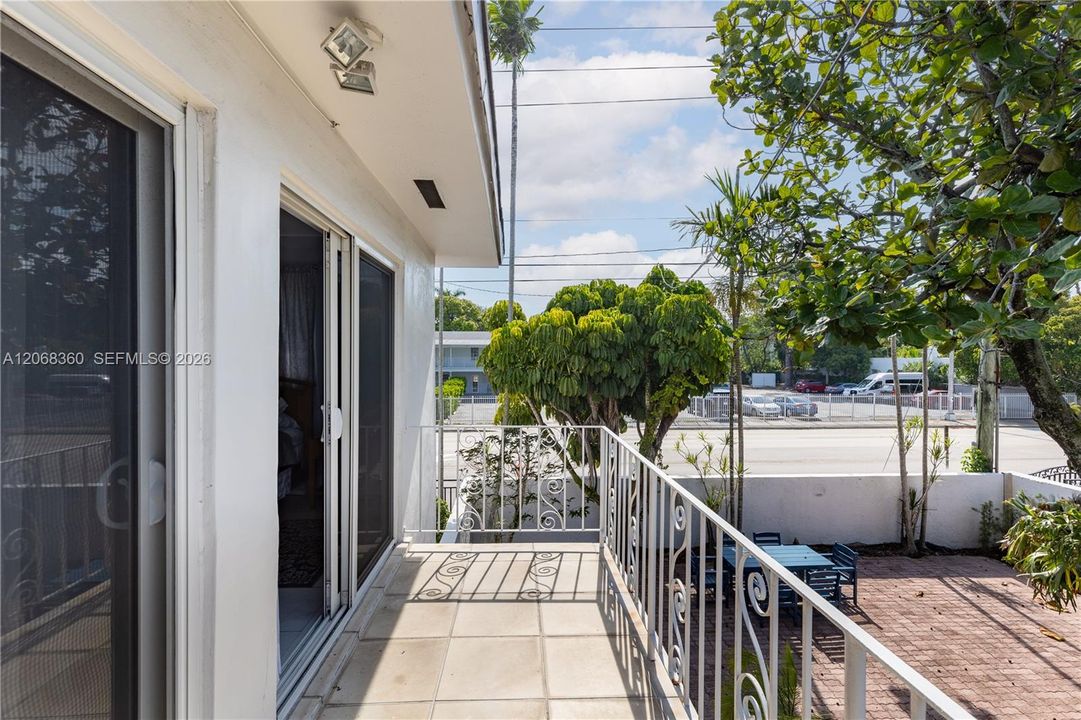 For Sale: $1,260,300 (3 beds, 2 baths, 1998 Square Feet)