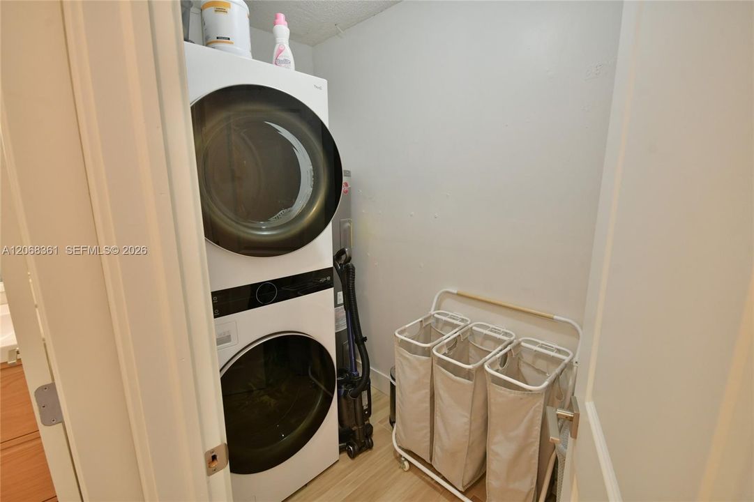 For Sale: $630,000 (3 beds, 2 baths, 2018 Square Feet)