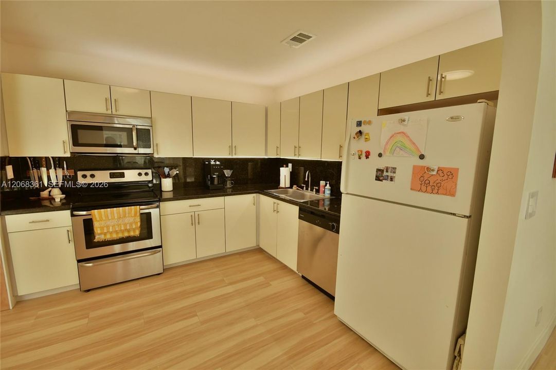 For Sale: $630,000 (3 beds, 2 baths, 2018 Square Feet)