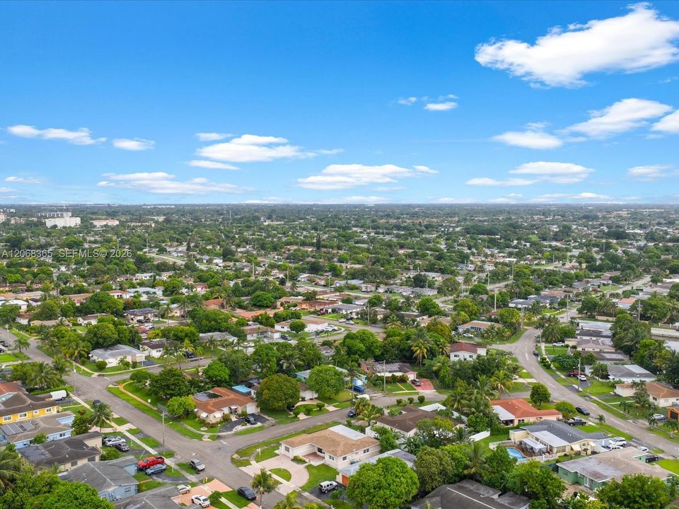Activo con contrato: $419,999 (3 camas, 2 baños, 1851 Pies cuadrados)