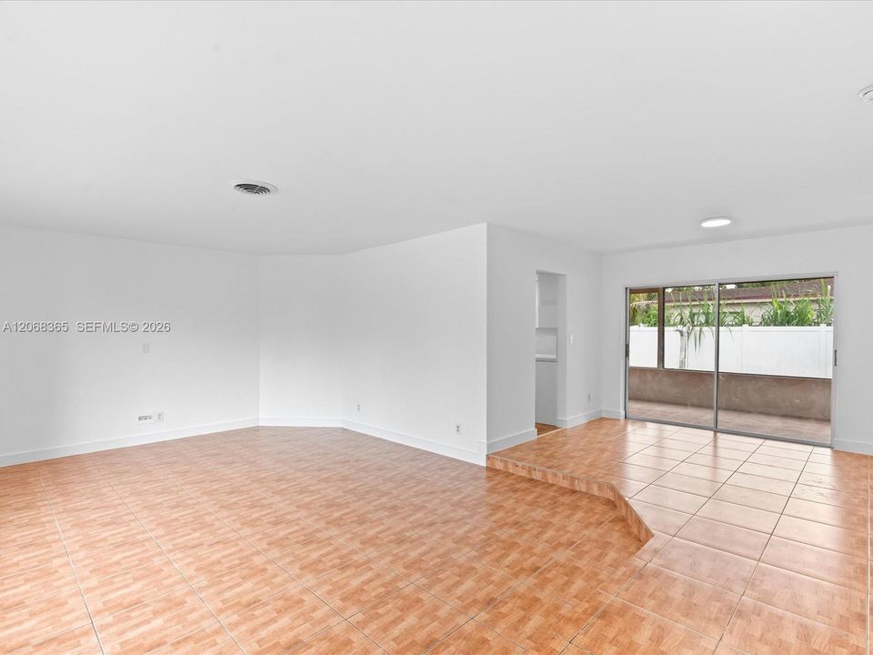 Activo con contrato: $419,999 (3 camas, 2 baños, 1851 Pies cuadrados)