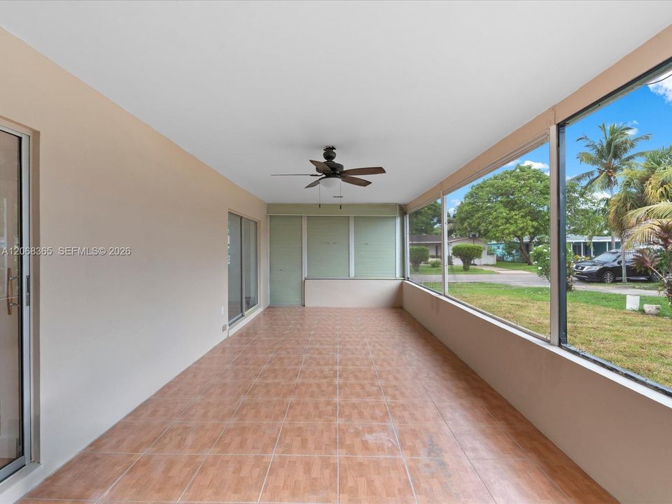 Activo con contrato: $419,999 (3 camas, 2 baños, 1851 Pies cuadrados)