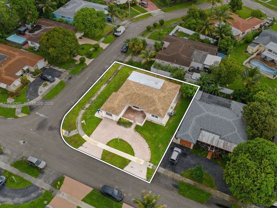 Activo con contrato: $419,999 (3 camas, 2 baños, 1851 Pies cuadrados)