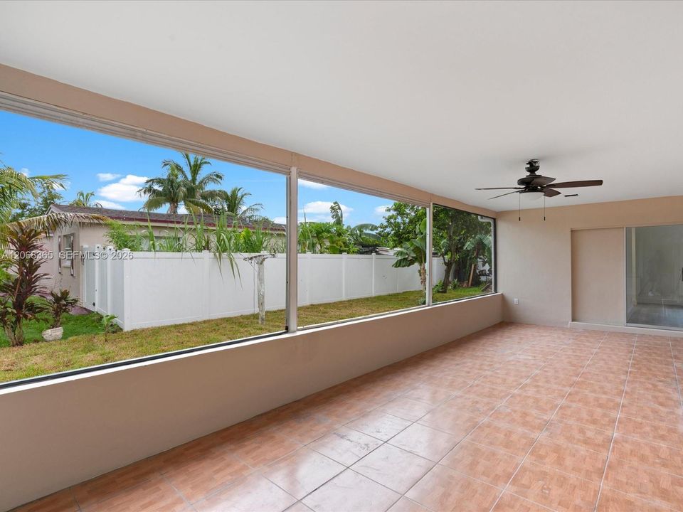Activo con contrato: $419,999 (3 camas, 2 baños, 1851 Pies cuadrados)