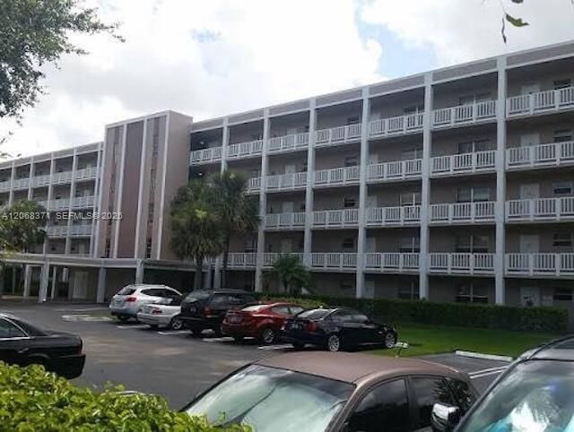 For Rent: $1,625 (1 beds, 1 baths, 835 Square Feet)