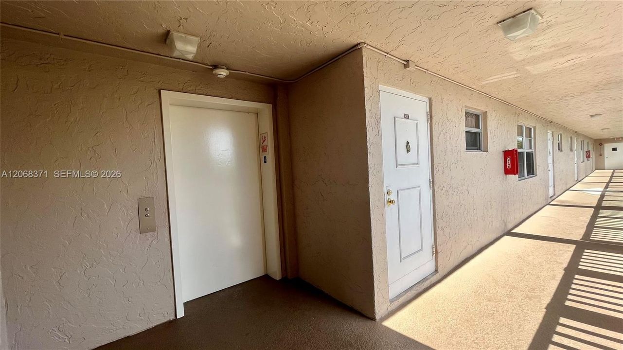 For Rent: $1,625 (1 beds, 1 baths, 835 Square Feet)