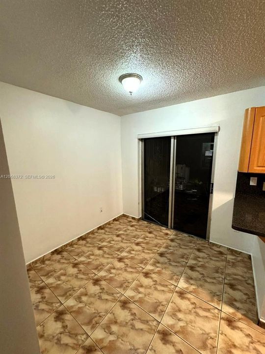 For Sale: $325,000 (3 beds, 2 baths, 1025 Square Feet)