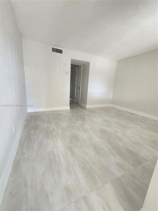 В аренду: $1,850 (1 спален, 1 ванн, 801 Квадратных фут)