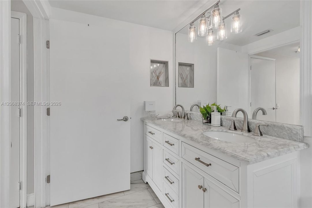 En Venta: $550,000 (2 camas, 2 baños, 1145 Pies cuadrados)