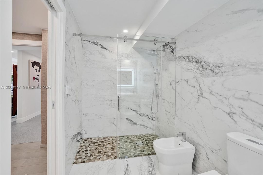 For Sale: $500,000 (2 beds, 2 baths, 1377 Square Feet)