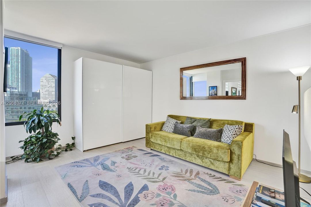 For Sale: $500,000 (2 beds, 2 baths, 1377 Square Feet)