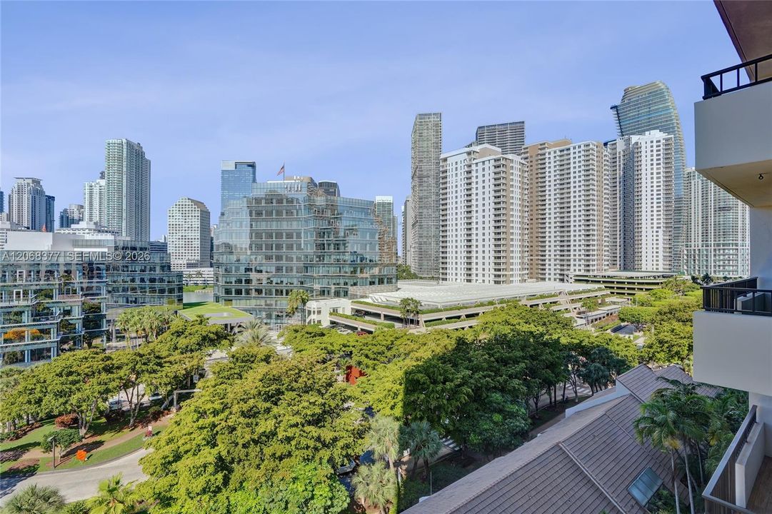 For Sale: $500,000 (2 beds, 2 baths, 1377 Square Feet)