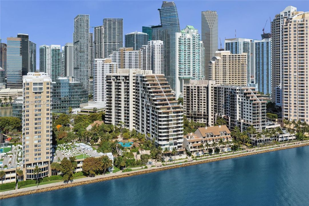 For Sale: $500,000 (2 beds, 2 baths, 1377 Square Feet)