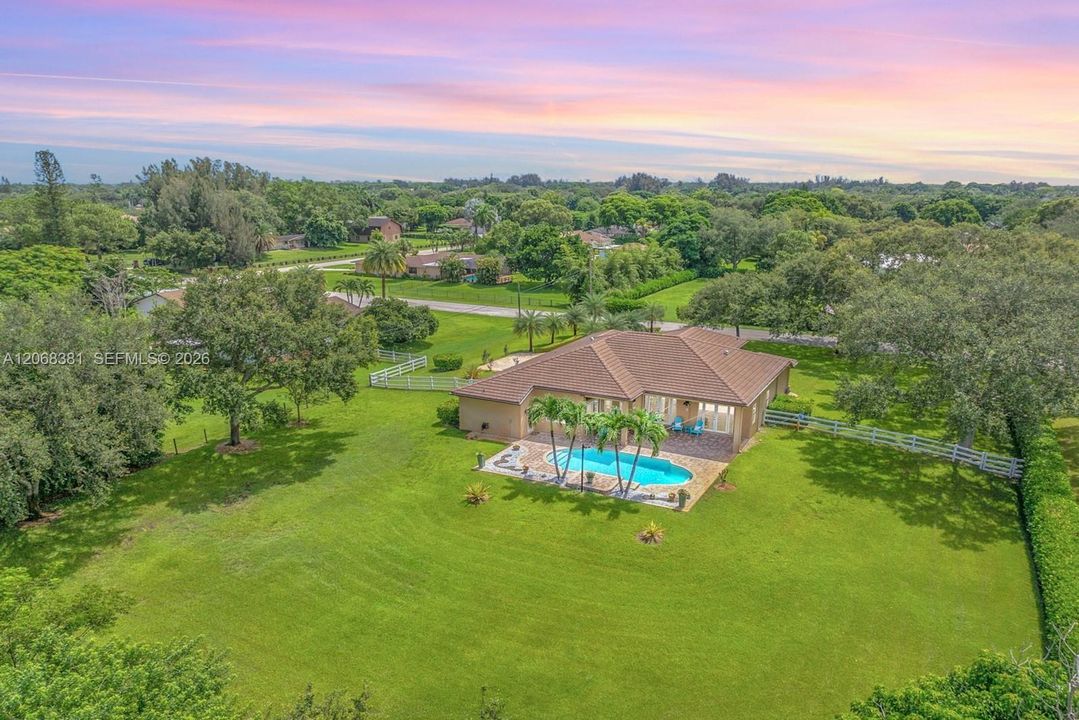 For Sale: $1,300,000 (4 beds, 3 baths, 2590 Square Feet)