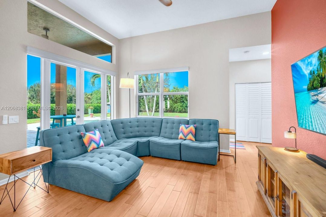 For Sale: $1,300,000 (4 beds, 3 baths, 2590 Square Feet)