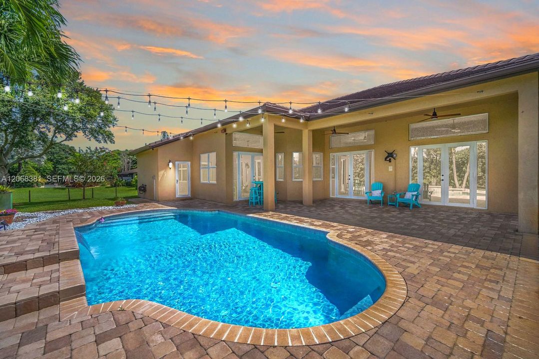 For Sale: $1,300,000 (4 beds, 3 baths, 2590 Square Feet)