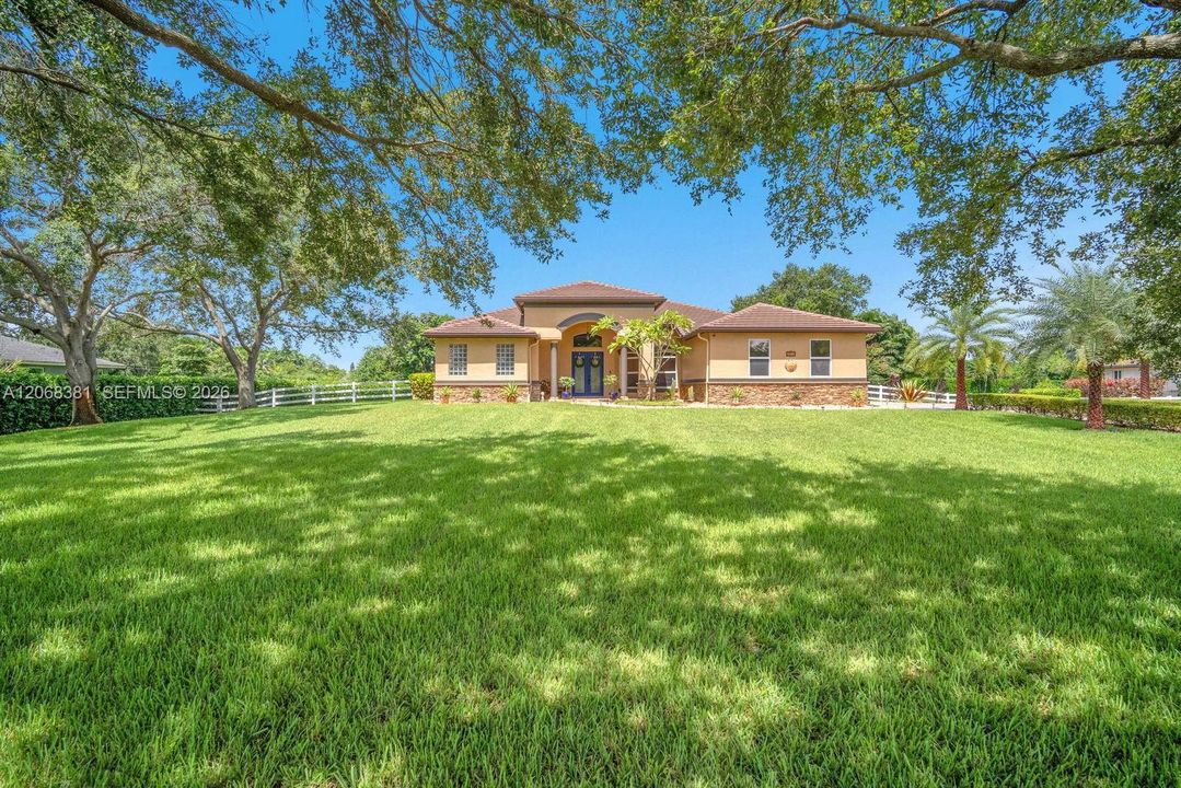 For Sale: $1,300,000 (4 beds, 3 baths, 2590 Square Feet)