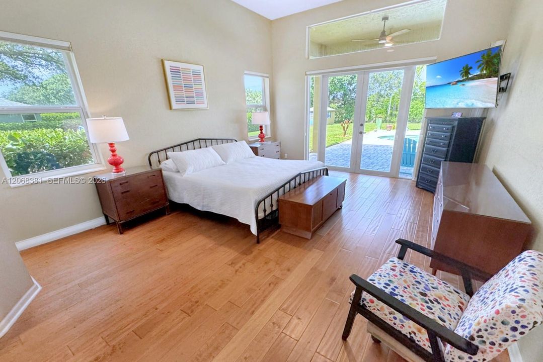For Sale: $1,300,000 (4 beds, 3 baths, 2590 Square Feet)