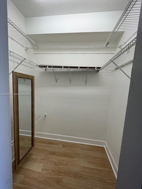 For Rent: $2,000 (2 beds, 2 baths, 809 Square Feet)