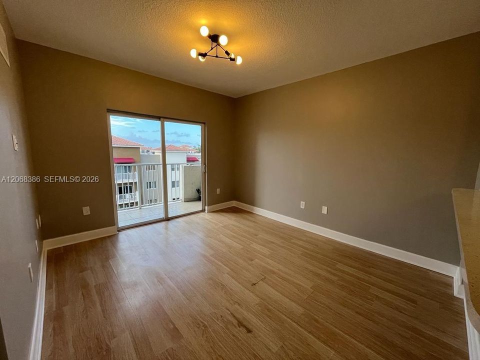 For Rent: $2,000 (2 beds, 2 baths, 809 Square Feet)