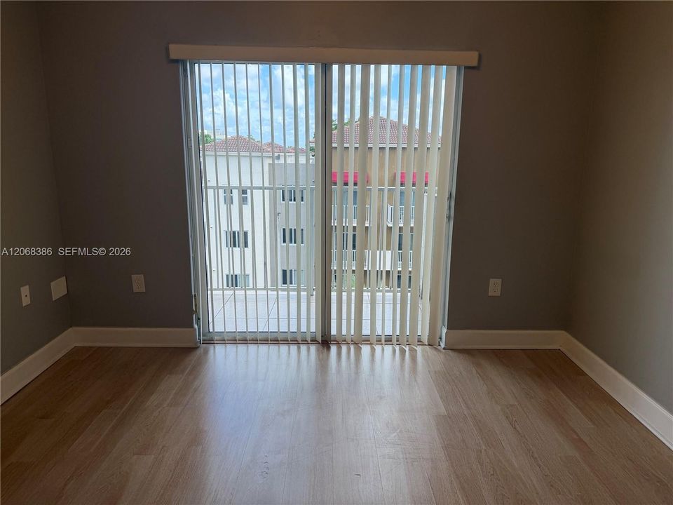 For Rent: $2,000 (2 beds, 2 baths, 809 Square Feet)