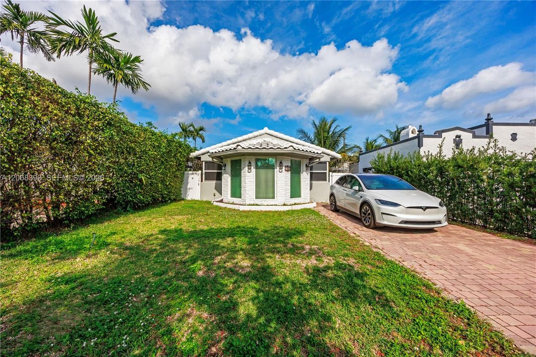 For Rent: $4,500 (3 beds, 2 baths, 1472 Square Feet)