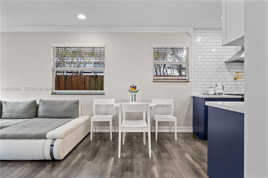 For Rent: $4,500 (3 beds, 2 baths, 1472 Square Feet)