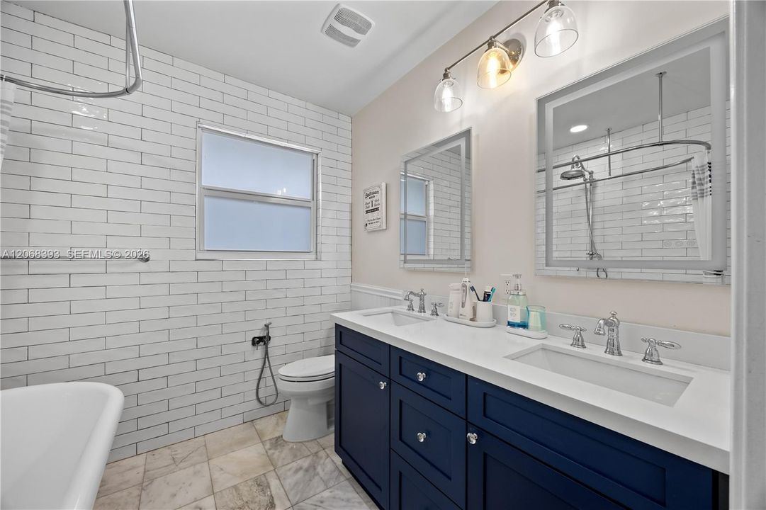 For Rent: $4,500 (3 beds, 2 baths, 1472 Square Feet)