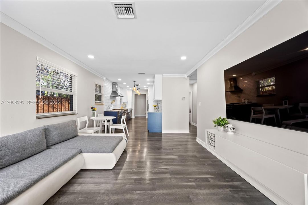 For Rent: $4,500 (3 beds, 2 baths, 1472 Square Feet)