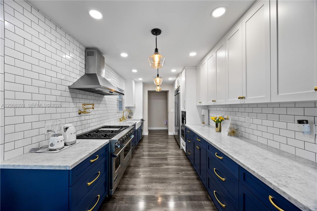 For Rent: $4,500 (3 beds, 2 baths, 1472 Square Feet)