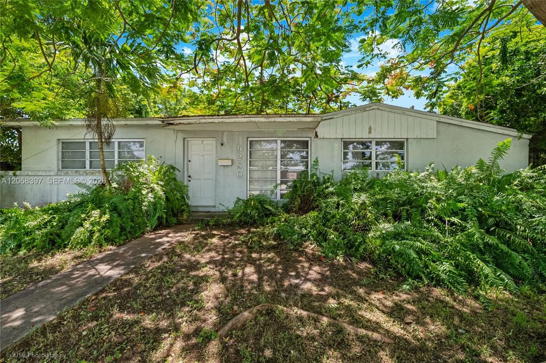 For Sale: $395,000 (3 beds, 2 baths, 1373 Square Feet)