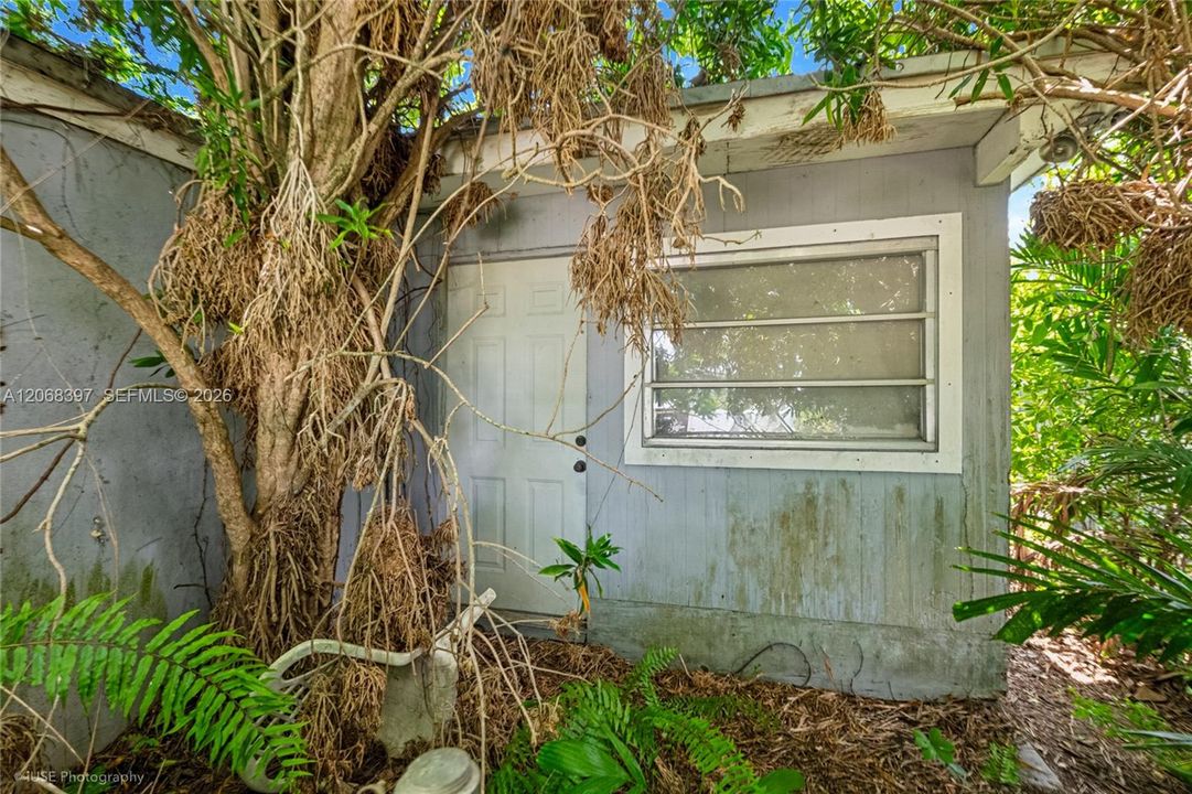 For Sale: $395,000 (3 beds, 2 baths, 1373 Square Feet)