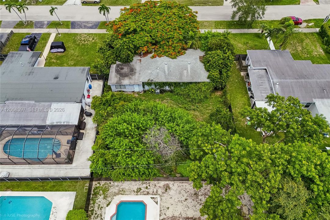 For Sale: $395,000 (3 beds, 2 baths, 1373 Square Feet)