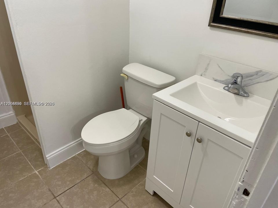 For Rent: $1,000 (1 beds, 1 baths, 3425 Square Feet)