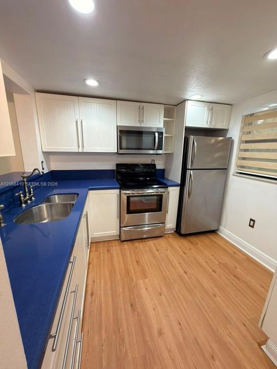 For Rent: $1,875 (1 beds, 1 baths, 787 Square Feet)