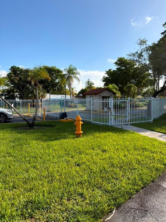 For Rent: $1,875 (1 beds, 1 baths, 787 Square Feet)
