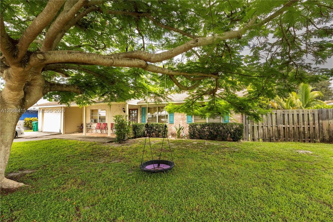 For Sale: $625,000 (3 beds, 2 baths, 1580 Square Feet)