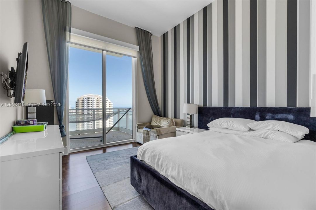 For Sale: $2,750,000 (3 beds, 4 baths, 2631 Square Feet)