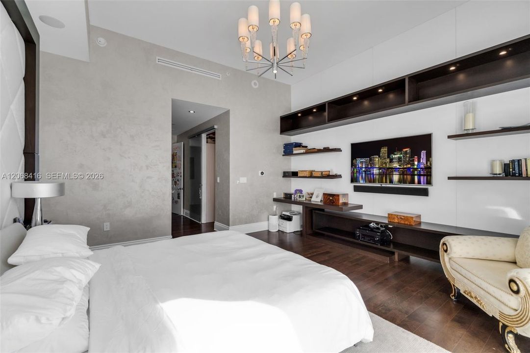For Sale: $2,750,000 (3 beds, 4 baths, 2631 Square Feet)