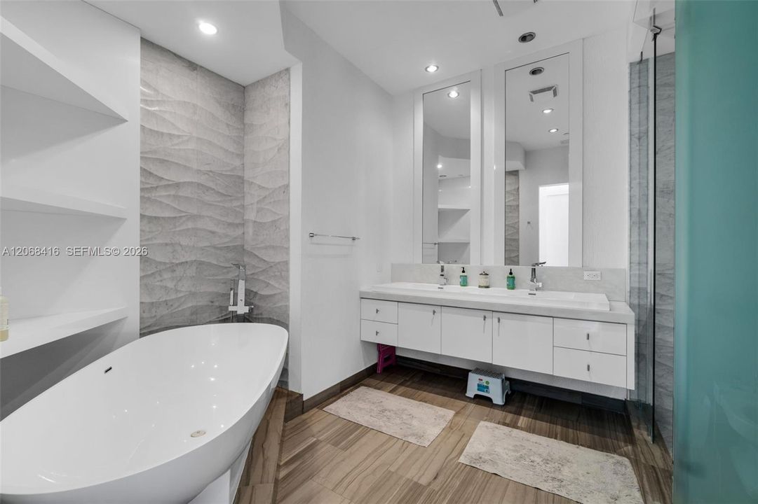 For Sale: $2,750,000 (3 beds, 4 baths, 2631 Square Feet)