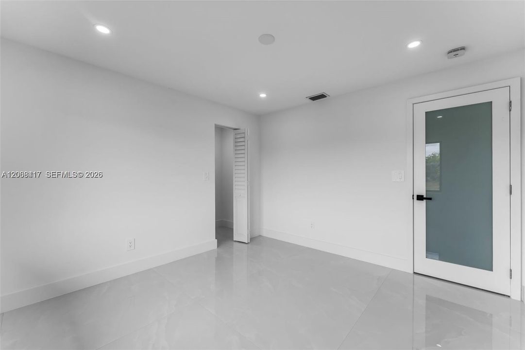 En Venta: $1,625,000 (4 camas, 2 baños, 2680 Pies cuadrados)